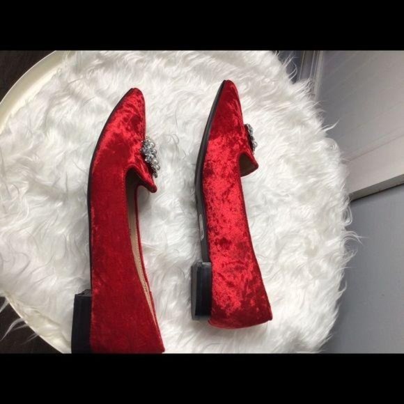 Elegant Red Velvet Loafers with Embellishments - Picture 8 of 16